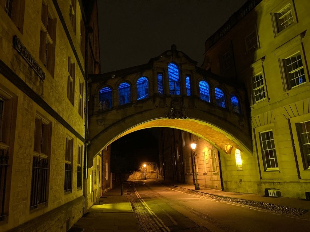 Ukranian flag bridge colours